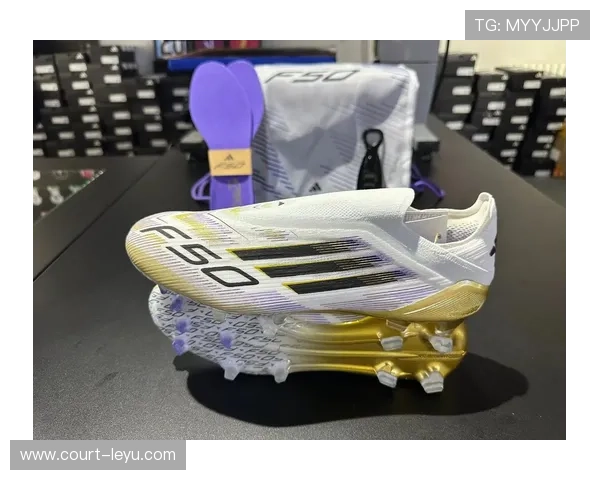 阿迪鞋助力球星驰骋绿茵场从梅西到C罗的足球传奇之路